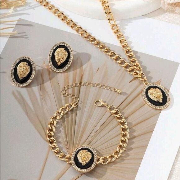 Designer Inspired Lion Necklace Bracelet & Earrings Set - Picture 1 of 6